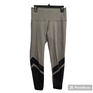 Aerie Chill Play Move leggings.  Size medium. Gray and black